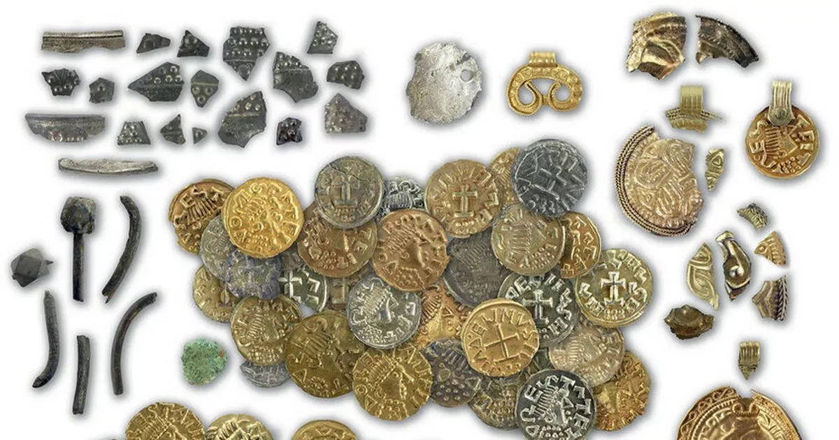 Käytä Metallinilmaisinta Retkelläsi Ja Löydä 1400 Vuotta Vanha Aarre, Joka Voi Muuttaa Historian Kulun.