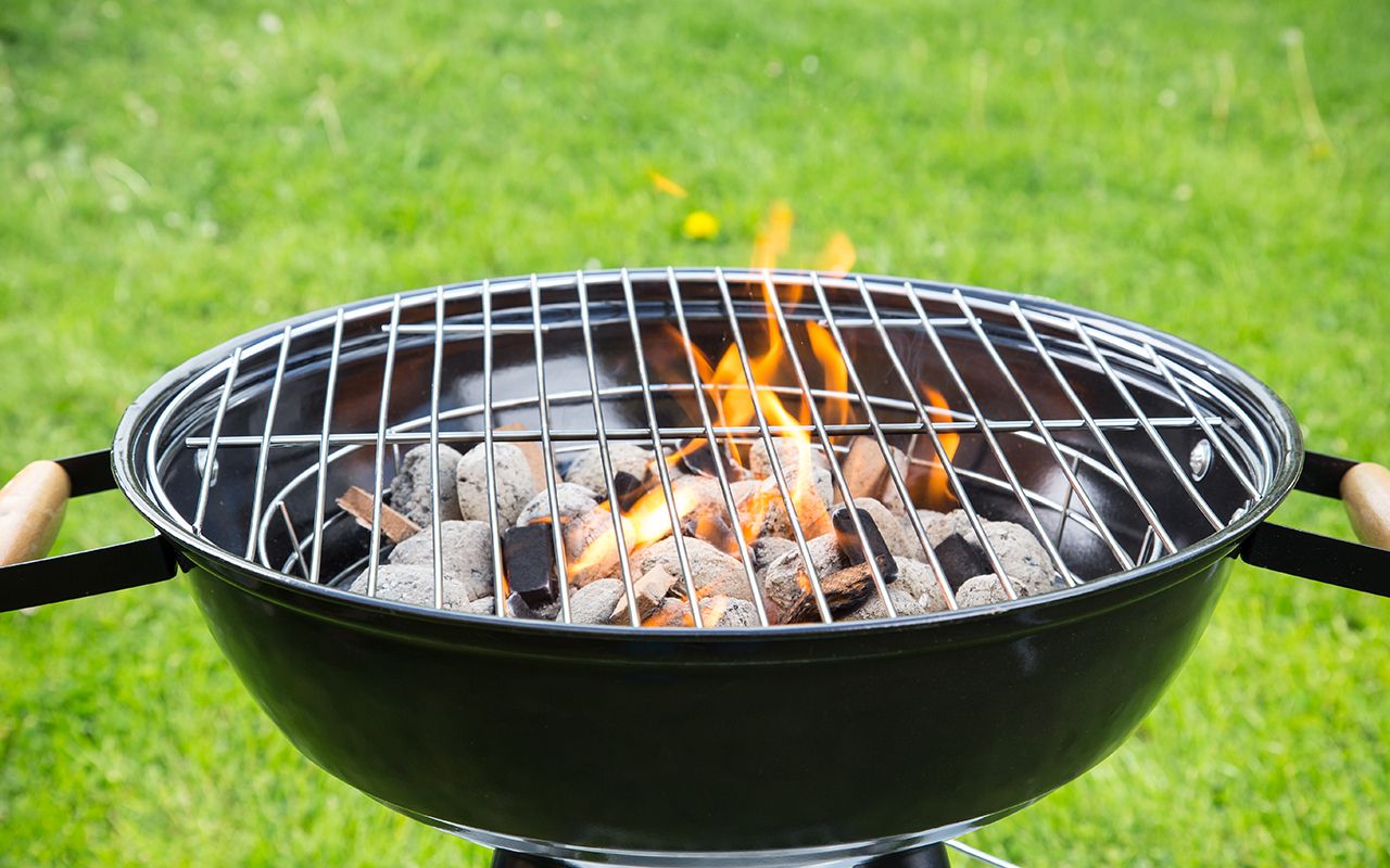 Hyvästi, Hiilen Kanssa Säätämisen: Uusi Temppu, Kuinka Sytyttää Grilli 1 Minuutissa, Joka On Saamassa Suosiota