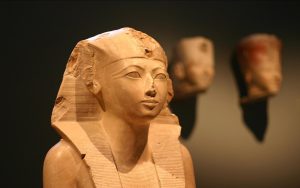 Historiallinen Löytö | Löydetty Yli 40 Vuosisata Vanha Muinainen Perhepatsas, Joka Muutti Muinaisen Egyptin Historian.