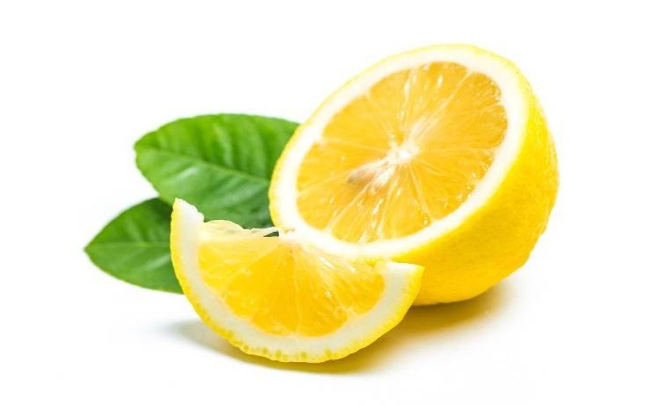 Onko Pullotettu Sitruunamehu Yhtä Hyödyllinen Kuin Tuore Sitruuna?