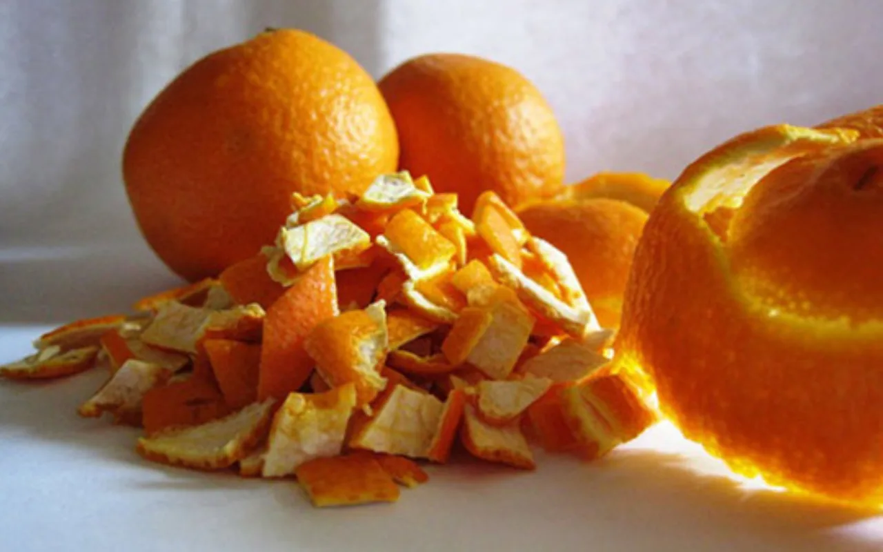 Mikä On Appelsiininkuoren Polttamisen Tarkoitus Kotona Ja Mitä Hyötyä Siitä On?