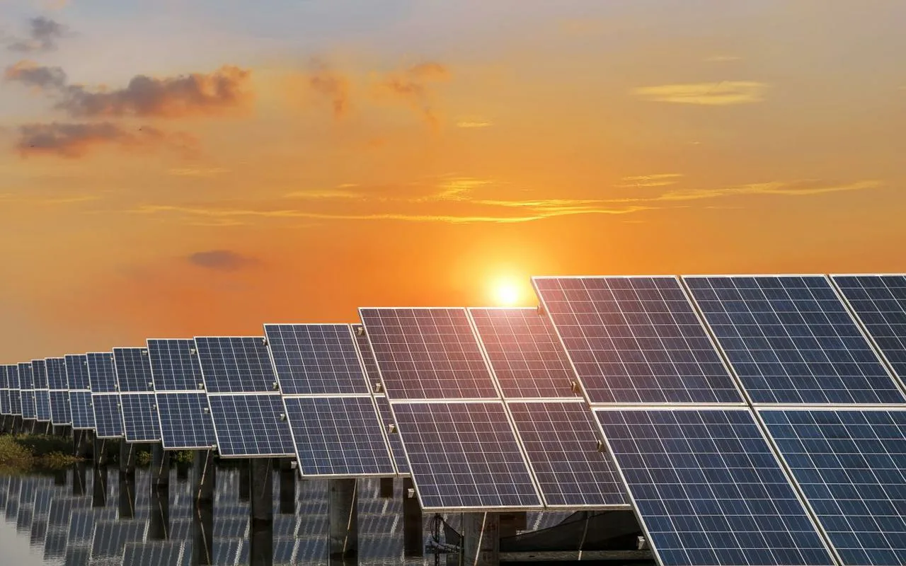 Kiina Kiihdyttää Aurinkovoimavallankumousta: Aavikot Muuttuvat Mustiksi Energiamereiksi