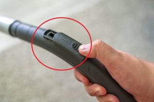 Mihin Tarvitaan Pieni Reikä Imurin Kahvassa?
